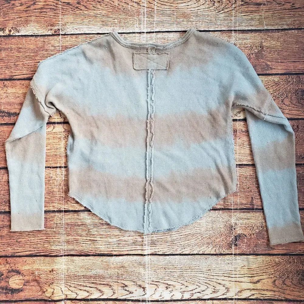Free People Come And Get It Slouchy V Neck Washed Tie Dye Top - Picture 5 of 6